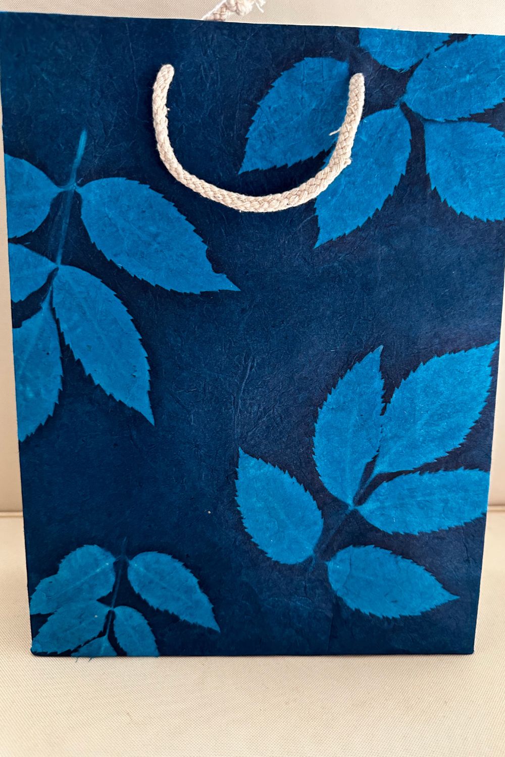 blue-rose-gift-bag